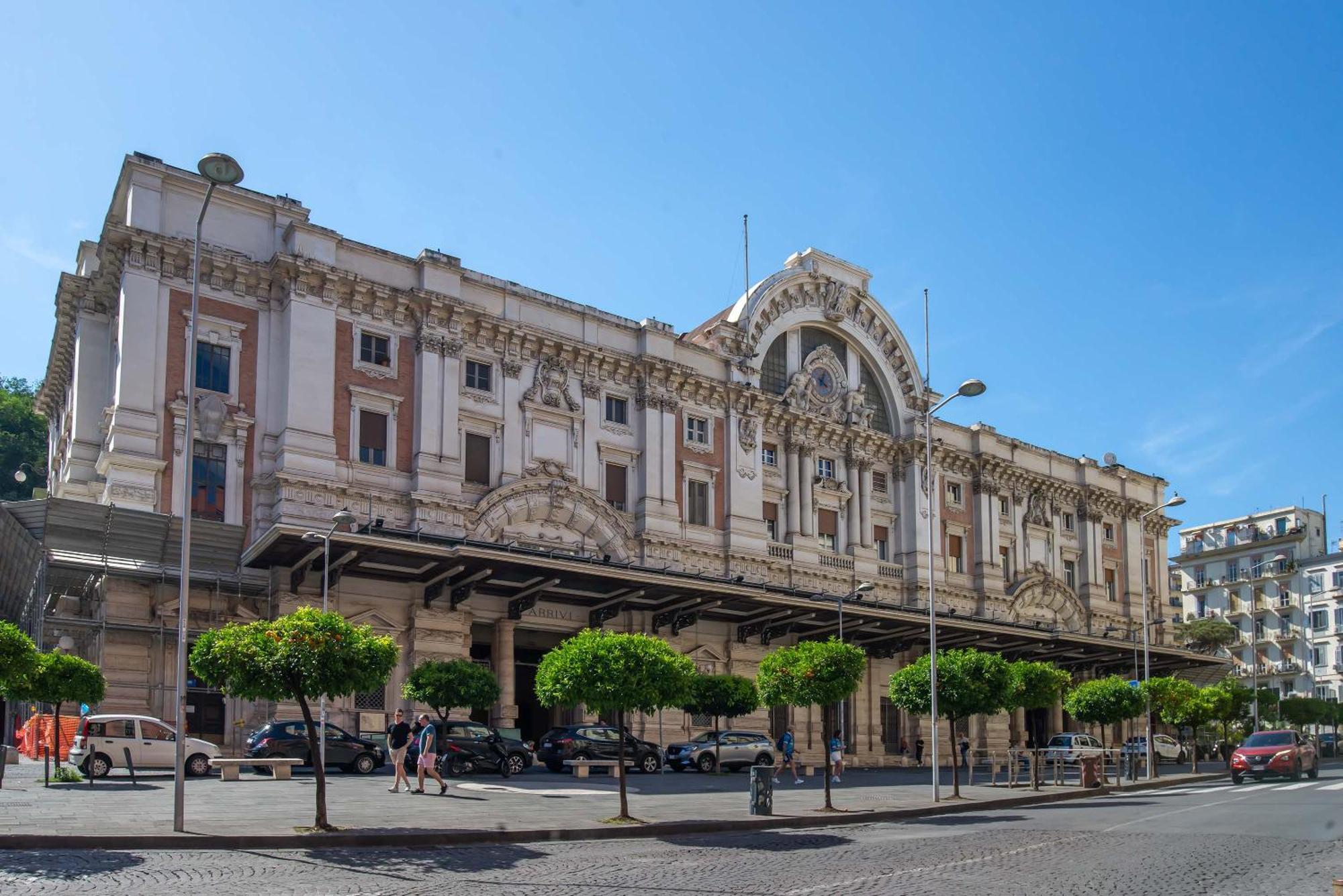 Boutique Metro 900 4* Naples
