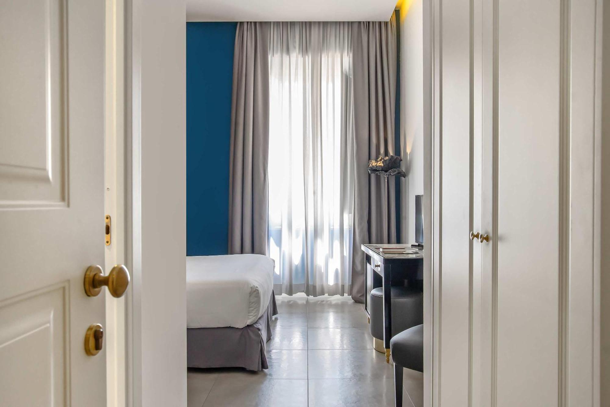 Boutique Metro 900 Hotel 4*
